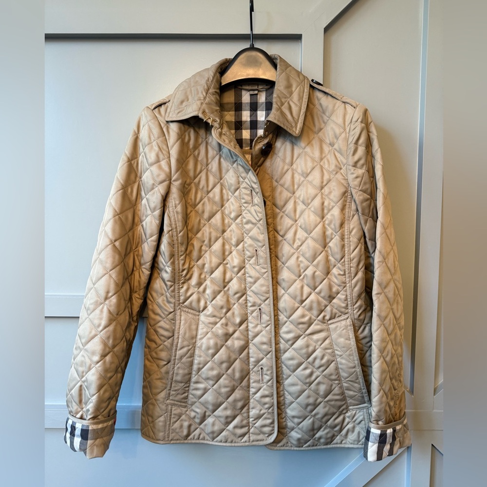 XS/ TP Burberry Ashurst Quilted Jacket.
Great Condition. Great Deal!